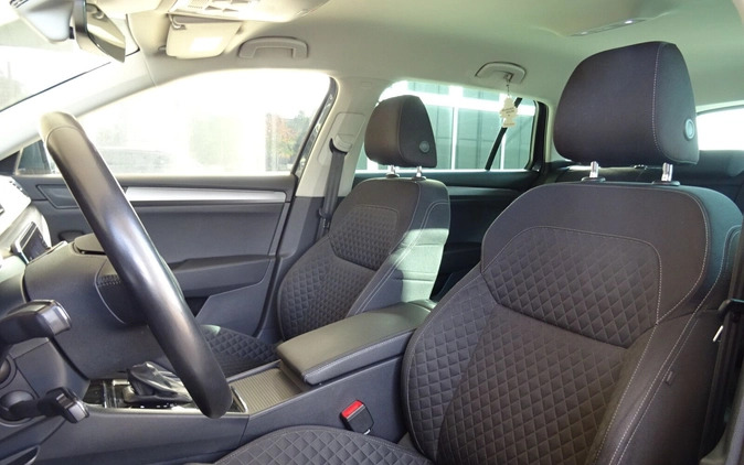 Skoda Superb cena 124900 przebieg: 106115, rok produkcji 2019 z Prabuty małe 254